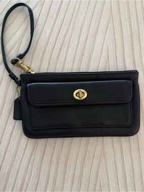 Vintage Coach Legacy Black Leather Wristlet Turnlock Front Flap Gold